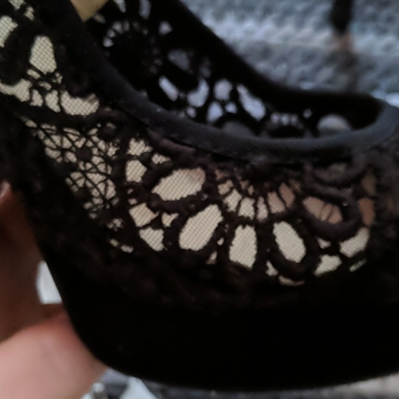 high heals - Picture 4 of 5